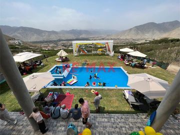 ¿Buscas una vida de lujo en medio de la naturaleza? Este terreno de 1200 metros cuadrados en el prestigioso condominio ecológico 