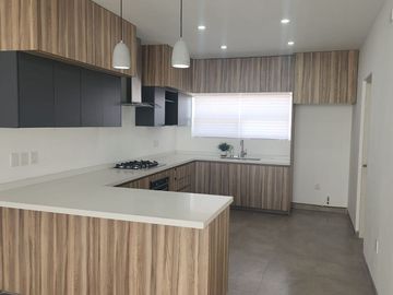 Estrena Hermosa Casa en Preserve Juriquilla, 3 Recamaras, Jardín, Roof Garden