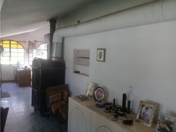 Casa Quinta sobre 3 hectáreas y media con pileta Batán