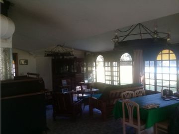 Casa Quinta sobre 3 hectáreas y media con pileta Batán