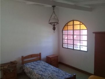 Casa Quinta sobre 3 hectáreas y media con pileta Batán