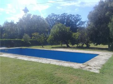 Casa Quinta sobre 3 hectáreas y media con pileta Batán
