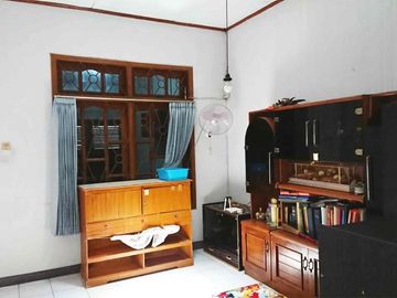 Rumah Luas di jalan Magelang dekat Tugu Jogja