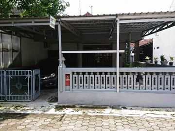 Rumah Luas di jalan Magelang dekat Tugu Jogja