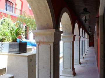 CASA EN VENTA EN SAN MIGUEL DE ALLENDE DENTRO DE VILLA CON ALBERCA Y ACCESO CONTROLADO