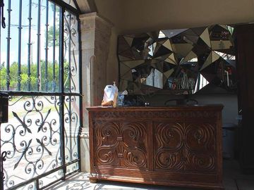 CASA EN VENTA EN SAN MIGUEL DE ALLENDE DENTRO DE VILLA CON ALBERCA Y ACCESO CONTROLADO