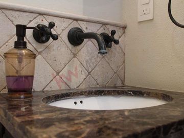 CASA EN VENTA EN SAN MIGUEL DE ALLENDE DENTRO DE VILLA CON ALBERCA Y ACCESO CONTROLADO