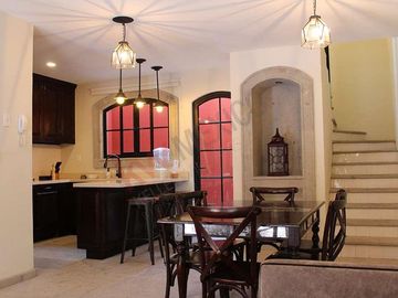 CASA EN VENTA EN SAN MIGUEL DE ALLENDE DENTRO DE VILLA CON ALBERCA Y ACCESO CONTROLADO