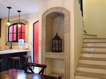 CASA EN VENTA EN SAN MIGUEL DE ALLENDE DENTRO DE VILLA CON ALBERCA Y ACCESO CONTROLADO