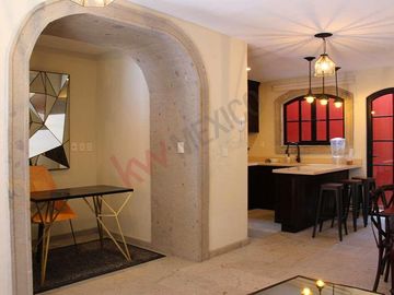 CASA EN VENTA EN SAN MIGUEL DE ALLENDE DENTRO DE VILLA CON ALBERCA Y ACCESO CONTROLADO