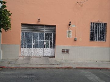 Casa en Venta de 3 Recámaras, en Barrio Santiago, Centro Histórico de Mérida