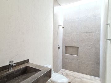 Casa en VENTA UN PISO fraccionamiento LOMAS DE MEDITERRANEO