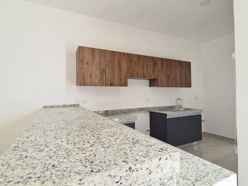 Casa en VENTA UN PISO fraccionamiento LOMAS DE MEDITERRANEO