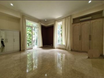 Rumah mewah modern hook setrategis kemang