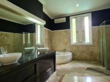 Rumah mewah modern hook setrategis kemang
