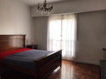 Departamento de 5 ambientes al frente en excelente ubicación céntrica Pleno Once!