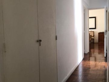 Departamento de 5 ambientes al frente en excelente ubicación céntrica Pleno Once!
