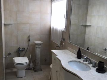 Departamento de 5 ambientes al frente en excelente ubicación céntrica Pleno Once!