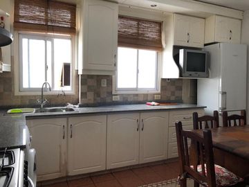 Departamento de 5 ambientes al frente en excelente ubicación céntrica Pleno Once!