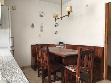Departamento de 5 ambientes al frente en excelente ubicación céntrica Pleno Once!
