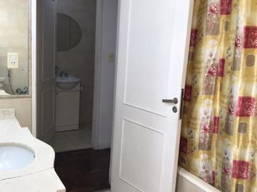 Departamento de 5 ambientes al frente en excelente ubicación céntrica Pleno Once!