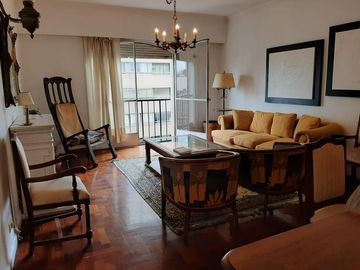 Departamento de 5 ambientes al frente en excelente ubicación céntrica Pleno Once!