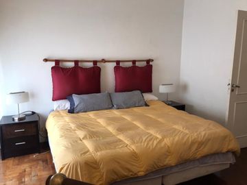 Departamento de 5 ambientes al frente en excelente ubicación céntrica Pleno Once!