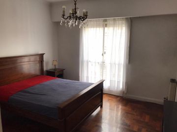 Departamento de 5 ambientes al frente en excelente ubicación céntrica Pleno Once!