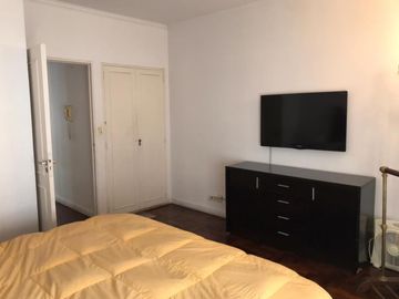 Departamento de 5 ambientes al frente en excelente ubicación céntrica Pleno Once!