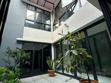Dijual Cepat Rumah Lokasi Strategis Di Boulevard Hijau Bekasi