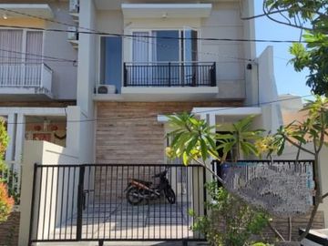 Rumah Cantik Murah di Mulyosari Row Jalan 2,5 Mobil