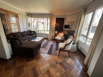 Casa en arriendo de un piso 4dorm 3baños .4 estacLa Reina