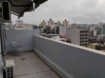 Excelente 2 ambientes con Super terraza, vistas y cochera