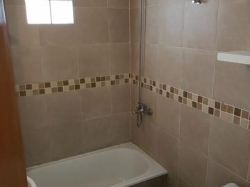 Excelente 2 ambientes con Super terraza, vistas y cochera