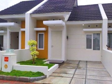Rumah minimalis modern di lingkungan perkembangan Prambanan