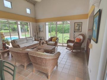 casa en venta en ricaurte. Cod V3792