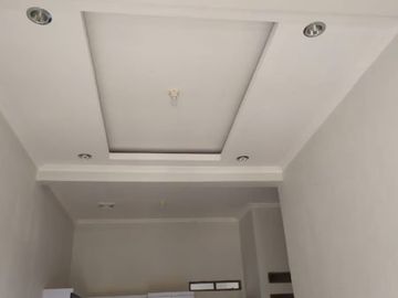 Rumah MEWAH, pinggir jalan utama