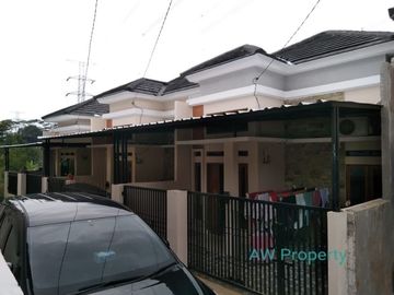 Rumah MEWAH, pinggir jalan utama