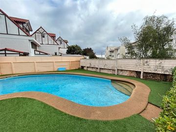 Casa en venta de 4 dorm. en Viña del Mar