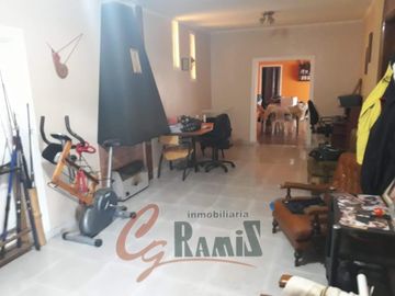 Casa En Venta  Lote De 639m2 Pio Collivadino 1700, Ituzaingo.