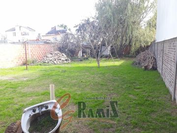 Casa En Venta  Lote De 639m2 Pio Collivadino 1700, Ituzaingo.