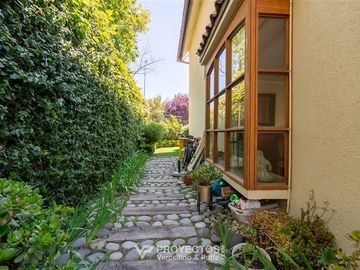Casa en venta de 5 dorm. San Carlos de Apoquindo
