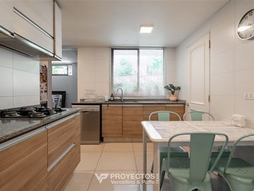 Casa en venta de 5 dorm. San Carlos de Apoquindo