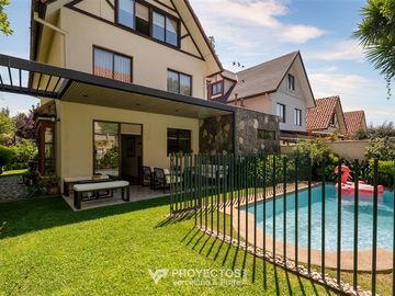 Casa en venta de 5 dorm. San Carlos de Apoquindo