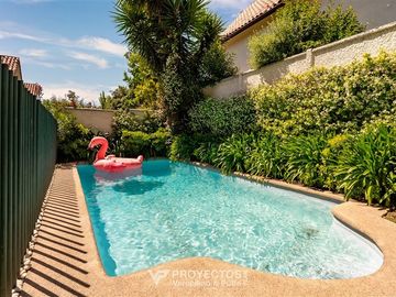 Casa en venta de 5 dorm. San Carlos de Apoquindo