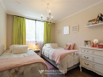Casa en venta de 5 dorm. San Carlos de Apoquindo
