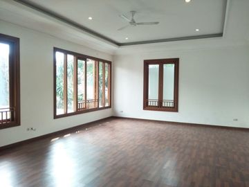 Disewakan Town House di Cilandak dgn Kolam Renang & Unit Bagus Kondisi Semi Furnished HSE-A0351