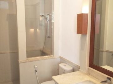 Disewakan Town House di Cilandak dgn Kolam Renang & Unit Bagus Kondisi Semi Furnished HSE-A0351