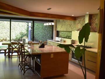 Las Cañadas, Casa en Venta a Campo de Golf con Bonita Vista