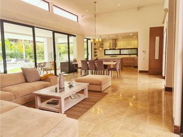 CASA CAMPESTRE CERCA A LA CIUDAD